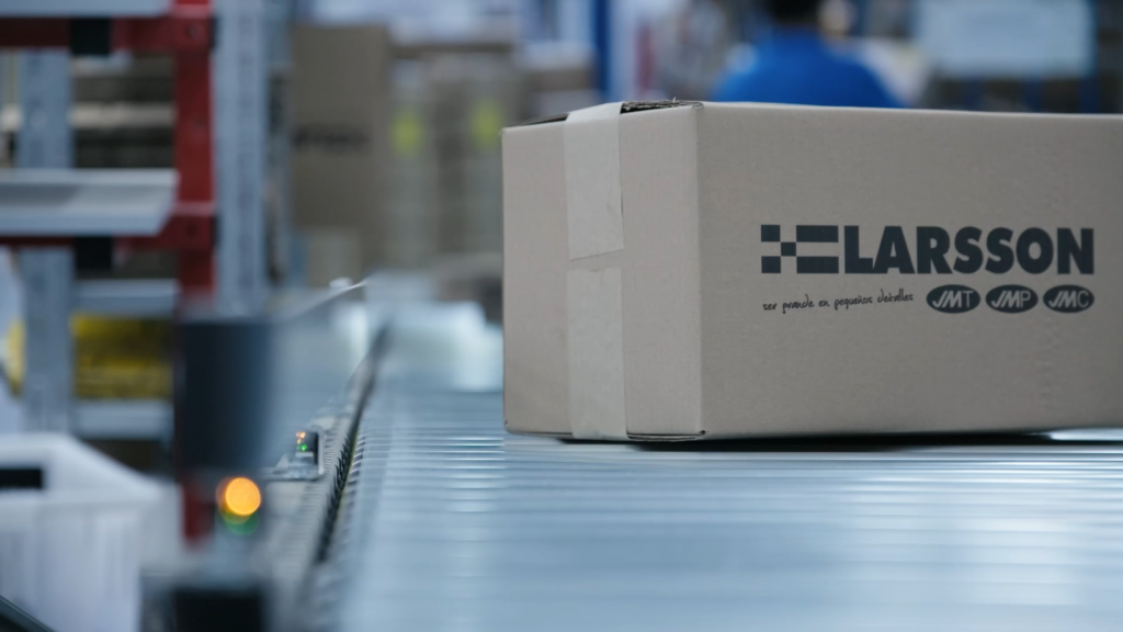Larsson Motorrecambios refuerza su centro logístico en Italia con una nueva solución de VCON